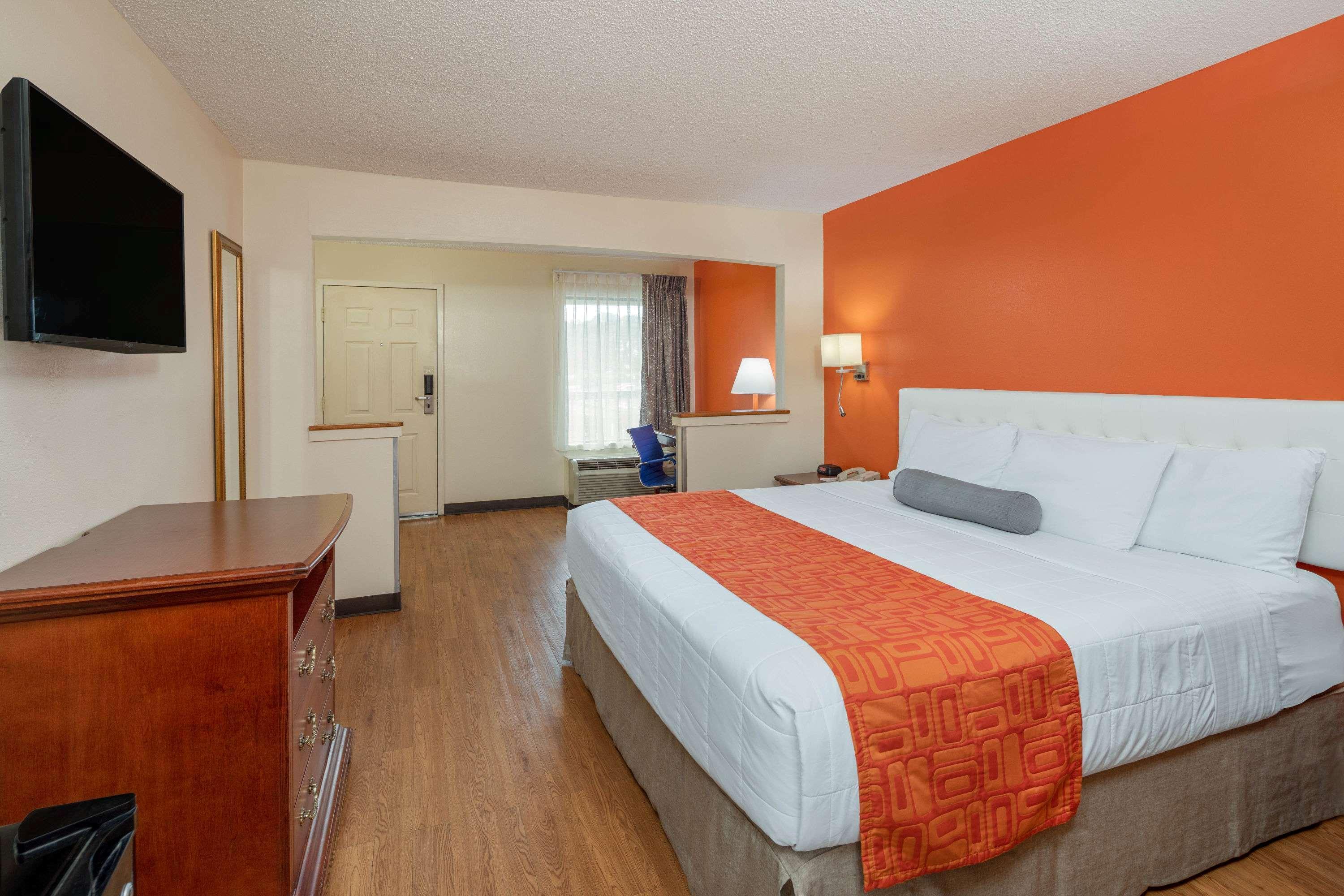 Howard Johnson By Wyndham Savannah Ga Georgetown Bagian luar foto