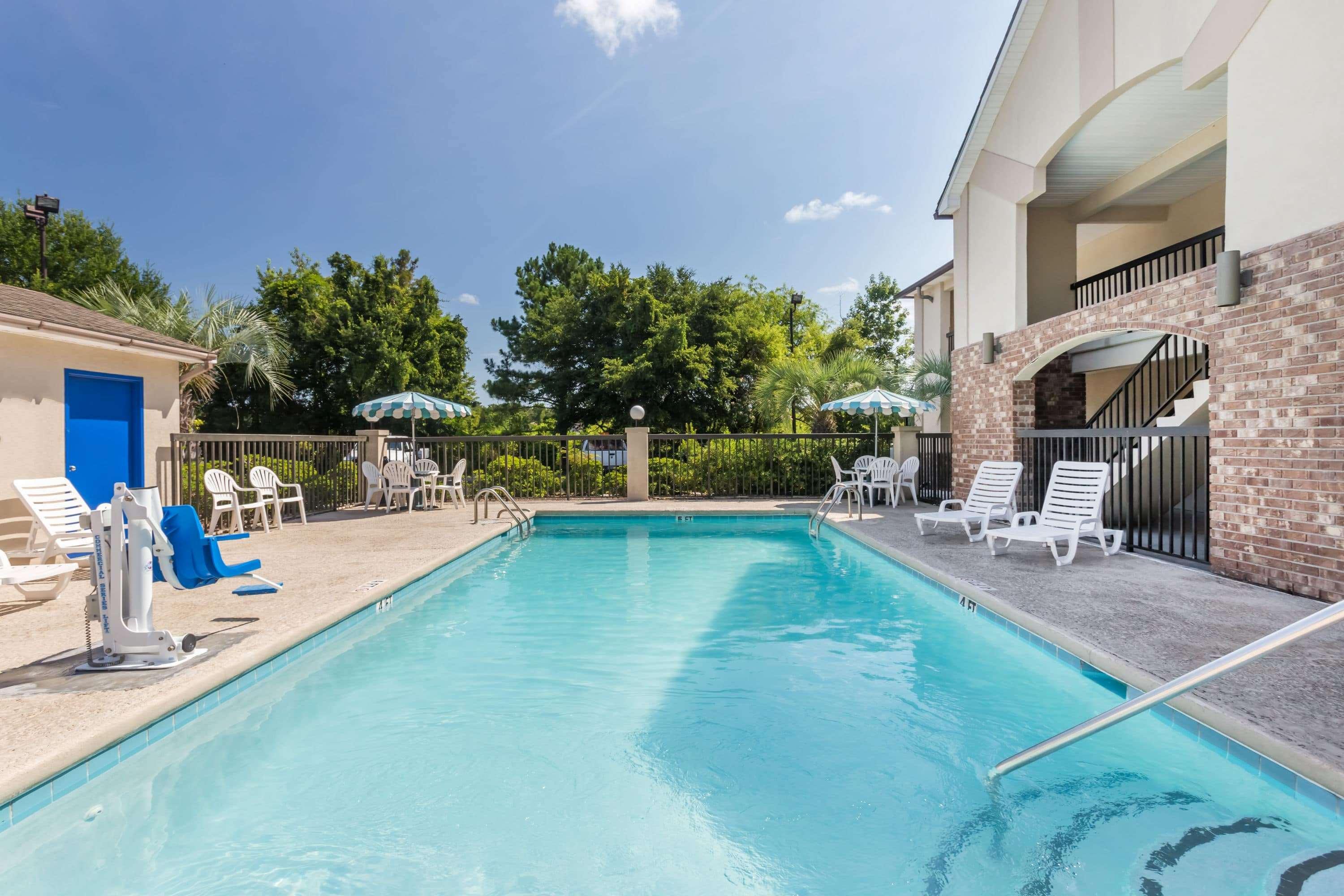 Howard Johnson By Wyndham Savannah Ga Georgetown Bagian luar foto