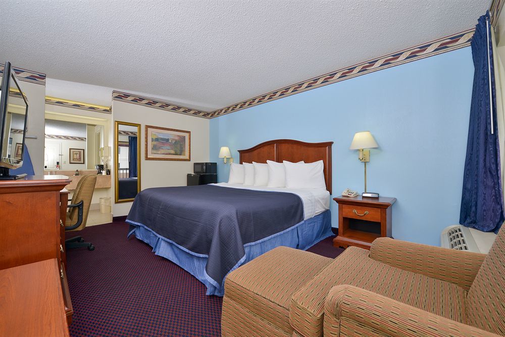 Howard Johnson By Wyndham Savannah Ga Georgetown Bagian luar foto