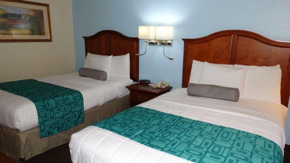 Howard Johnson By Wyndham Savannah Ga Georgetown Bagian luar foto