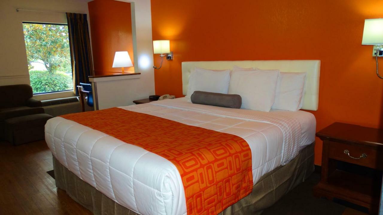 Howard Johnson By Wyndham Savannah Ga Georgetown Bagian luar foto